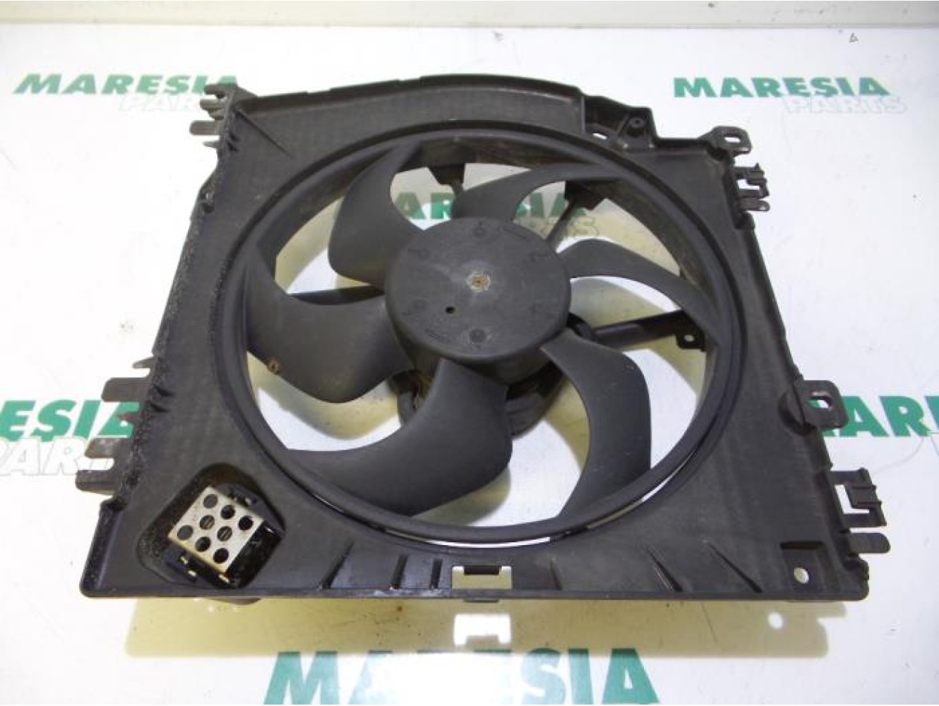 Renault - Clio - Fan motor