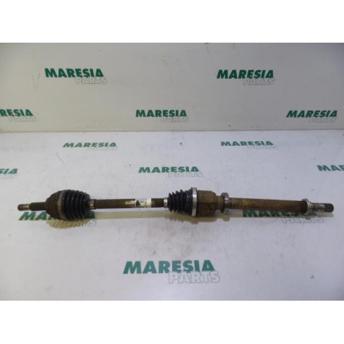 Renault - Clio - Front drive shaft, right