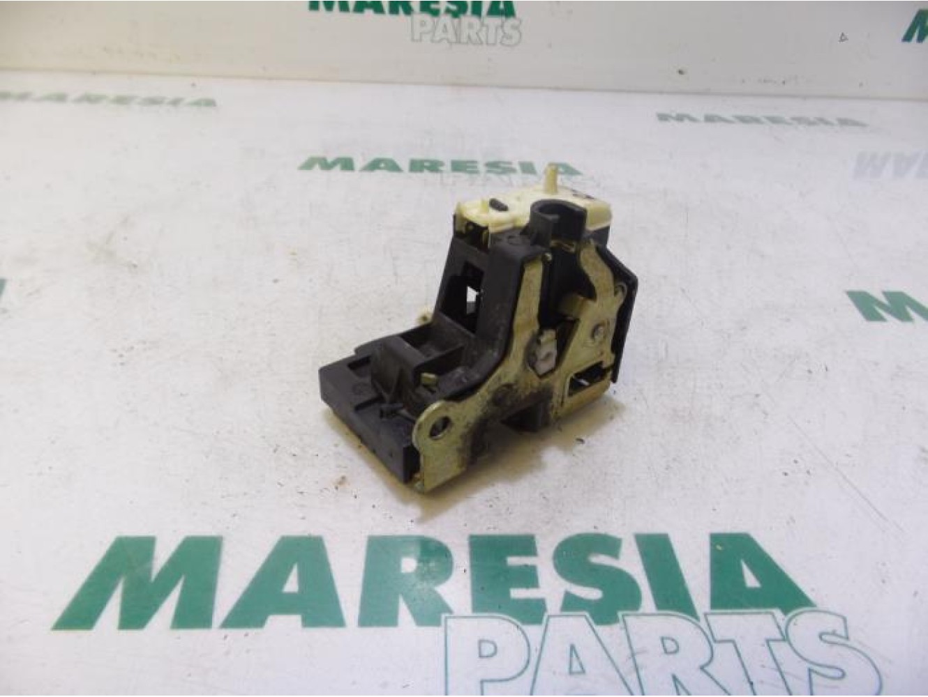 Renault - Clio - Front door lock mechanism 4-door, right