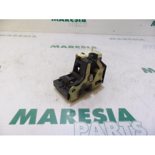 Renault - Clio - Front door lock mechanism 4-door, right