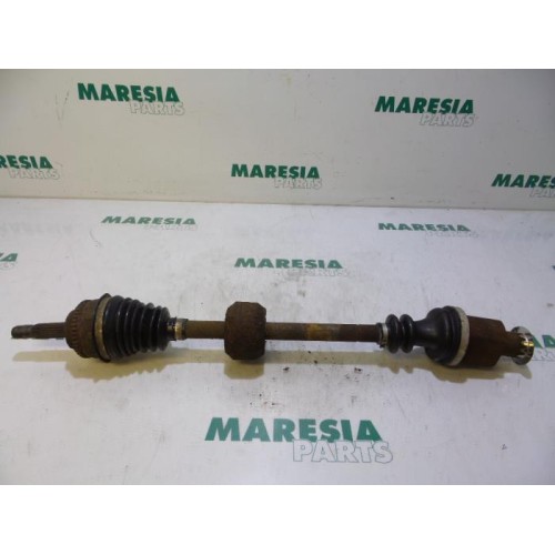 Renault - Clio - Front drive shaft, right