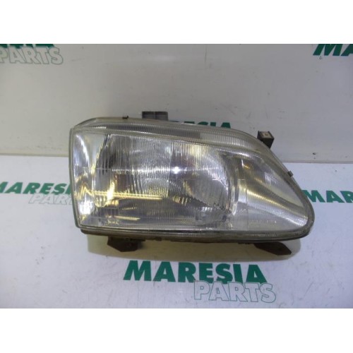 Renault - Megane Scenic - Phare droit