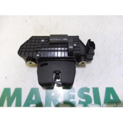 Peugeot - 208 - Tailgate lock mechanism