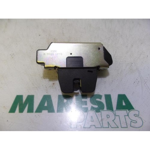 Peugeot - 208 - Tailgate lock mechanism