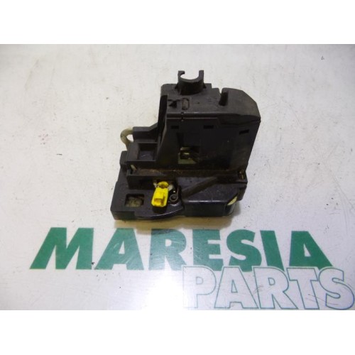 Renault - Megane Scenic - Rear door lock mechanism 4-door, left