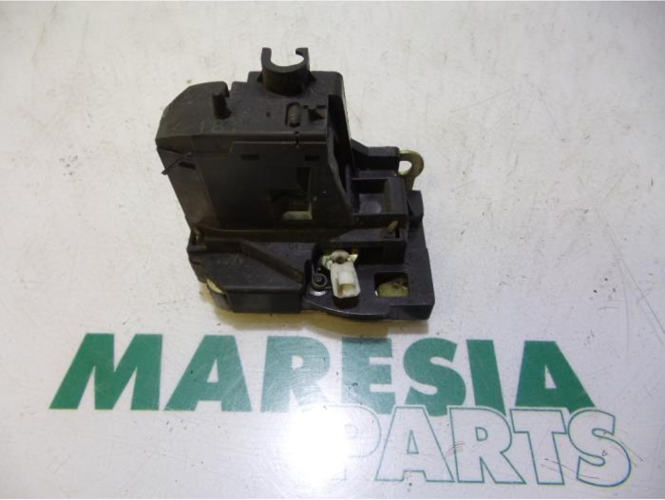 Renault - Megane Scenic - Front door lock mechanism 4-door, right