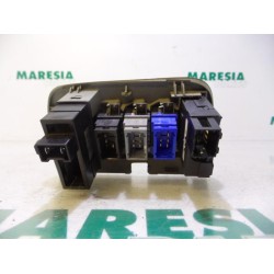 Renault - Megane Scenic - Multi-functional window switch