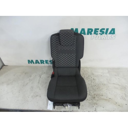 Renault - Megane Scenic - Rear seat