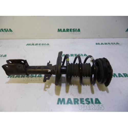 Renault - Megane Scenic - Front shock absorber rod, right
