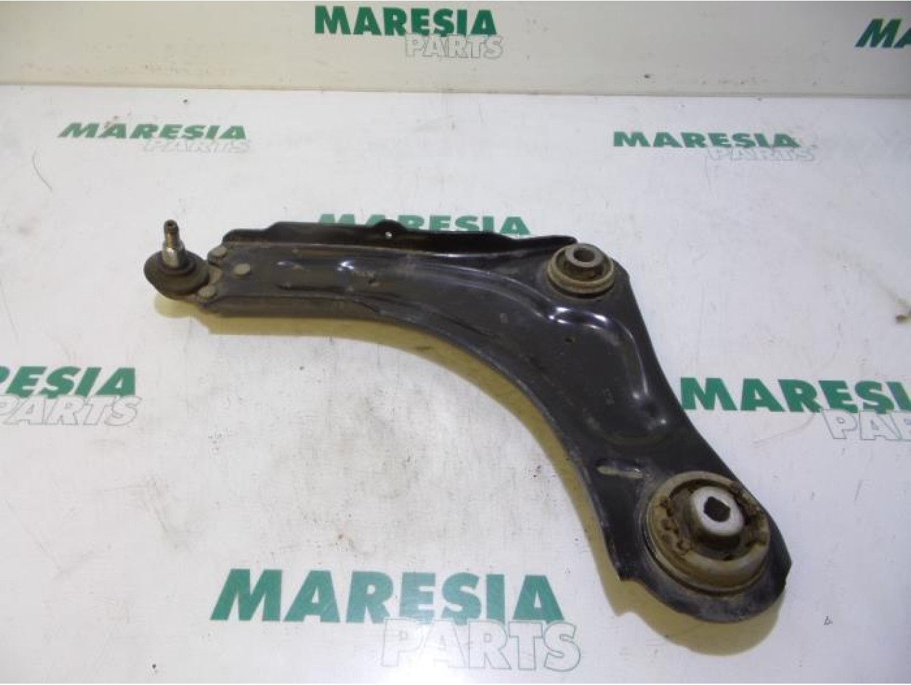Renault - Megane Scenic - Front lower wishbone, left