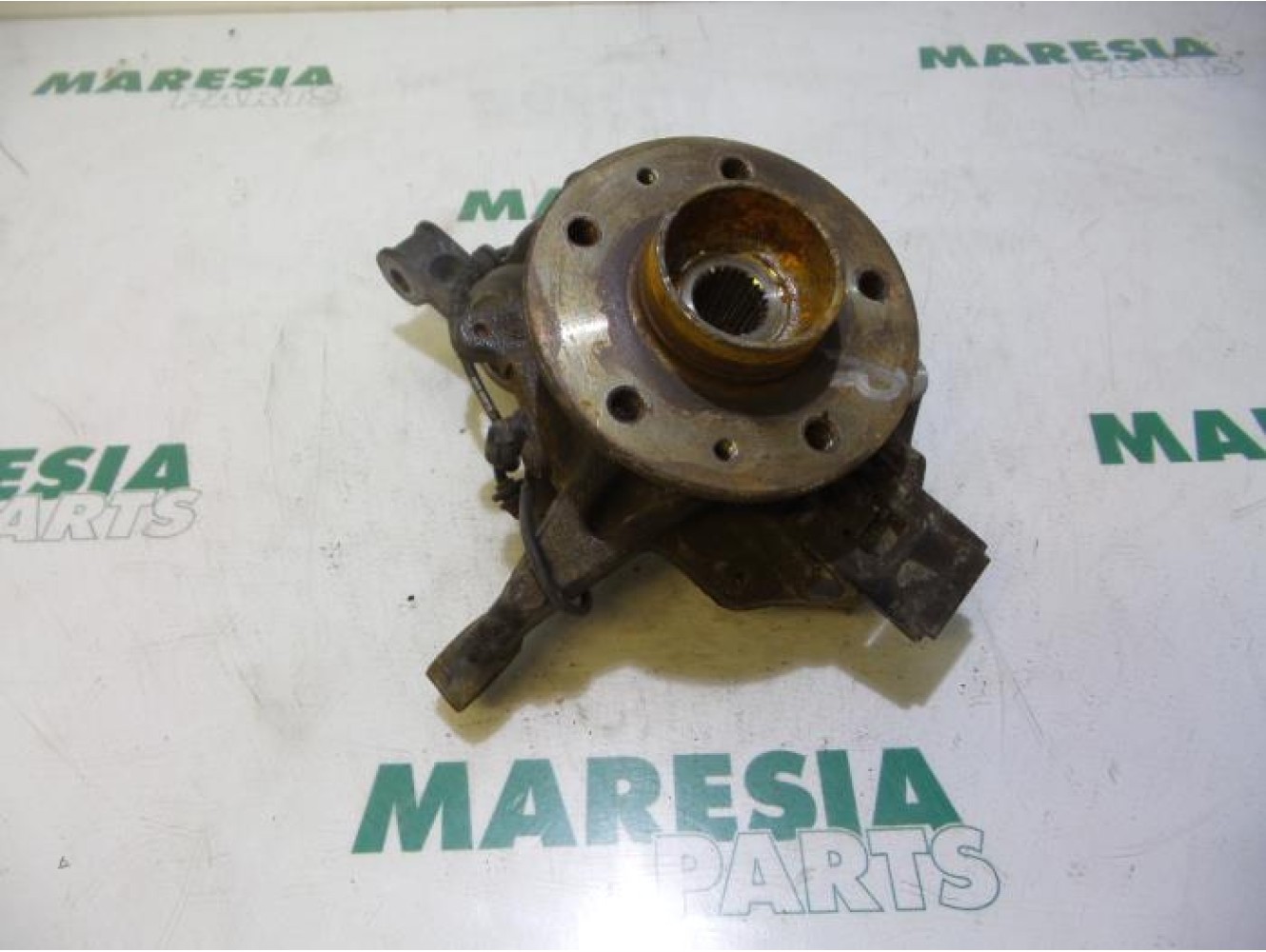 Renault - Megane Scenic - Knuckle, front right