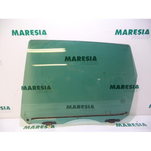 Renault - Megane Scenic - Rear door window 4-door, left