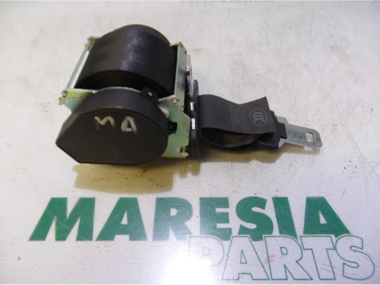 Renault - Megane Scenic - Rear seatbelt, centre