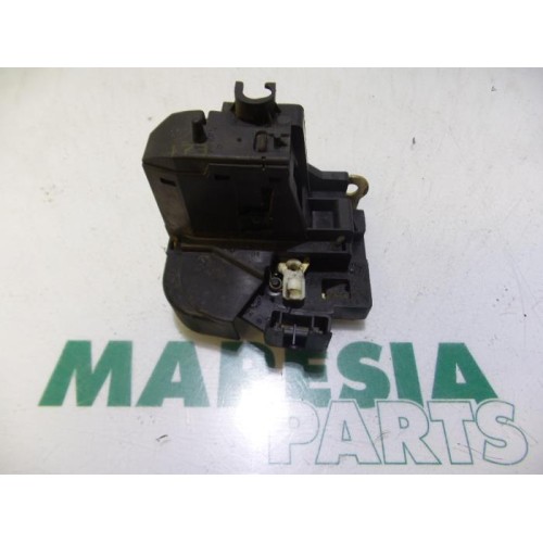 Renault - Megane Scenic - Front door lock mechanism 4-door, right