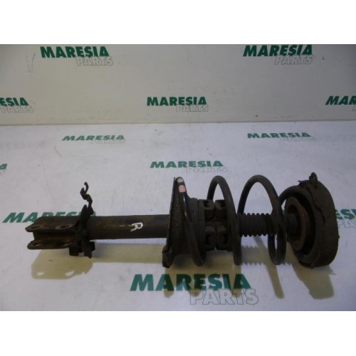 Renault - Megane Scenic - Front shock absorber rod, right