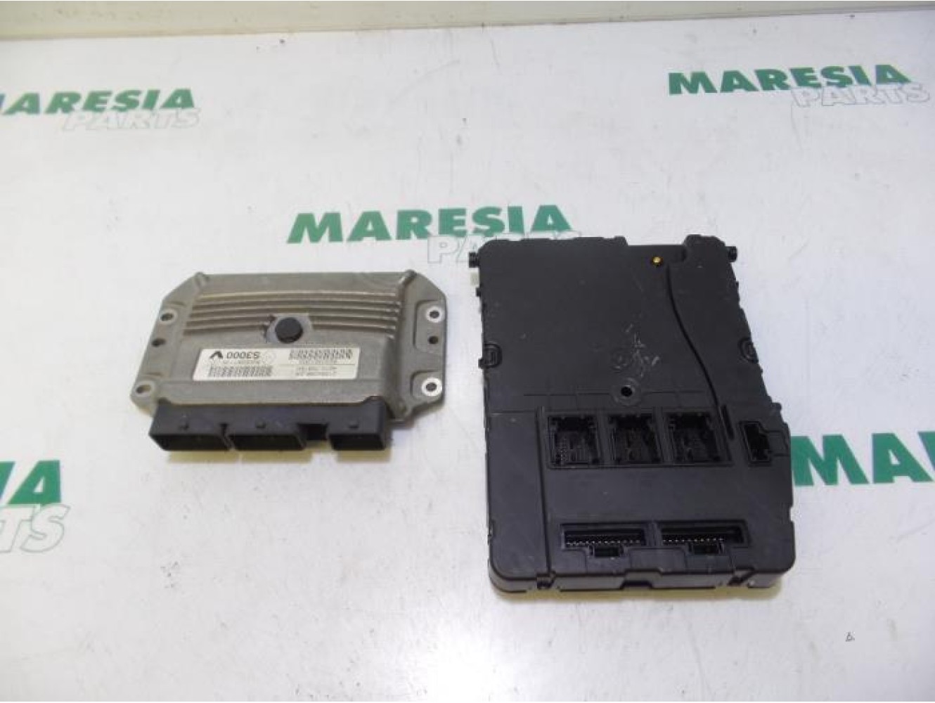 Renault - Megane Scenic - Engine management computer