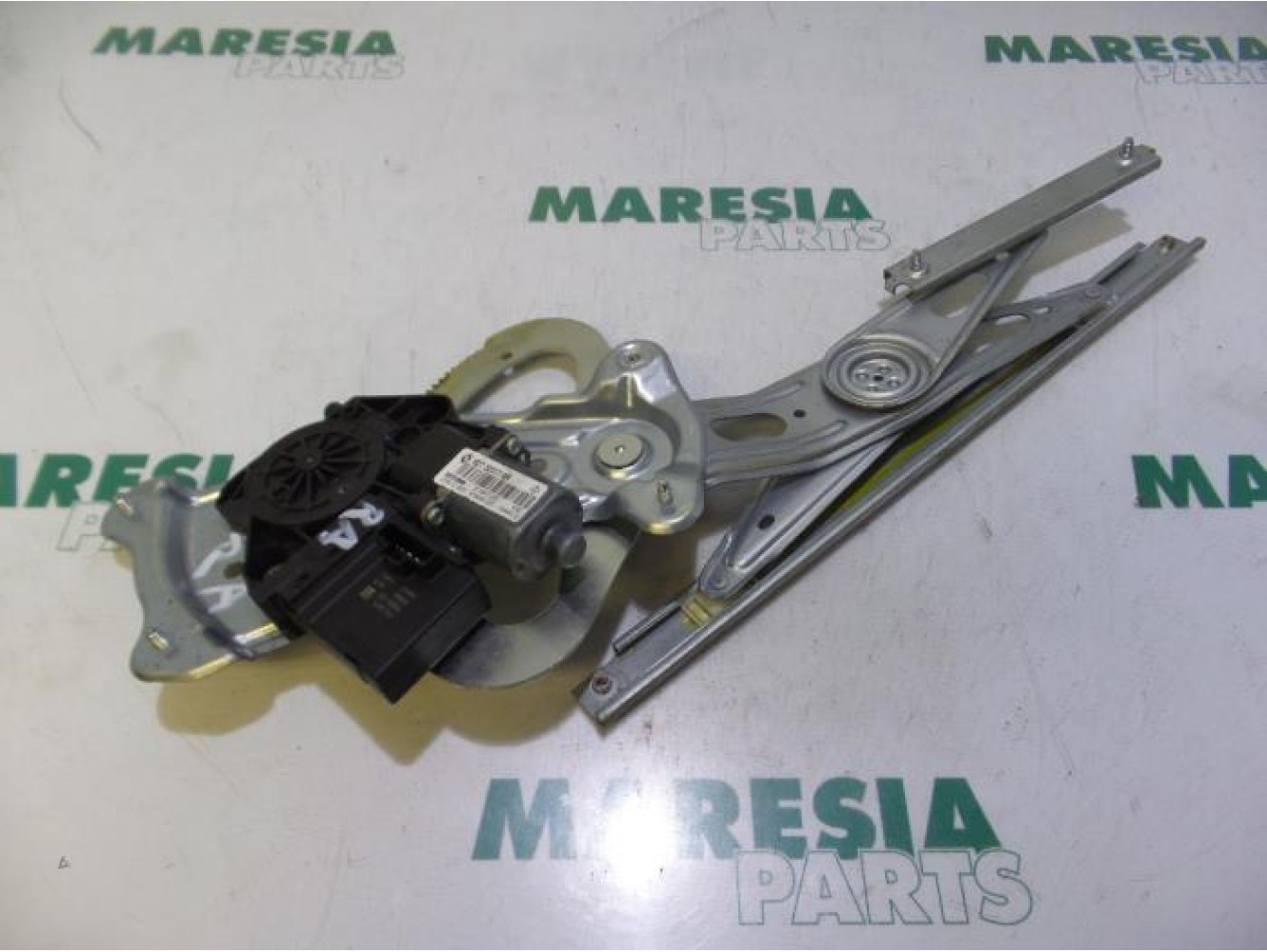 Renault - Megane Scenic - Rear door window mechanism 4-door, right