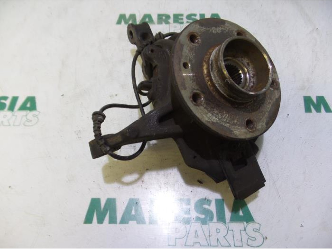 Renault - Megane Scenic - Knuckle, front right
