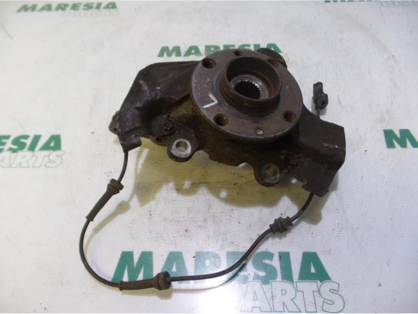 Fiat - Fiorino - Achsschenkel links vorne