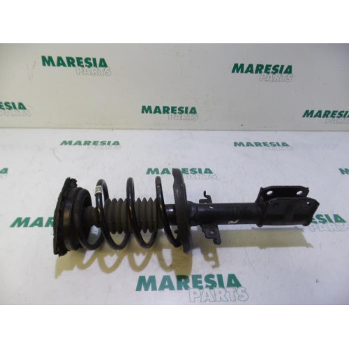 Renault - Megane Scenic - Front shock absorber rod, right