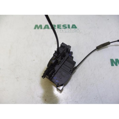 Renault - Megane Scenic - Rear door lock mechanism 4-door, left