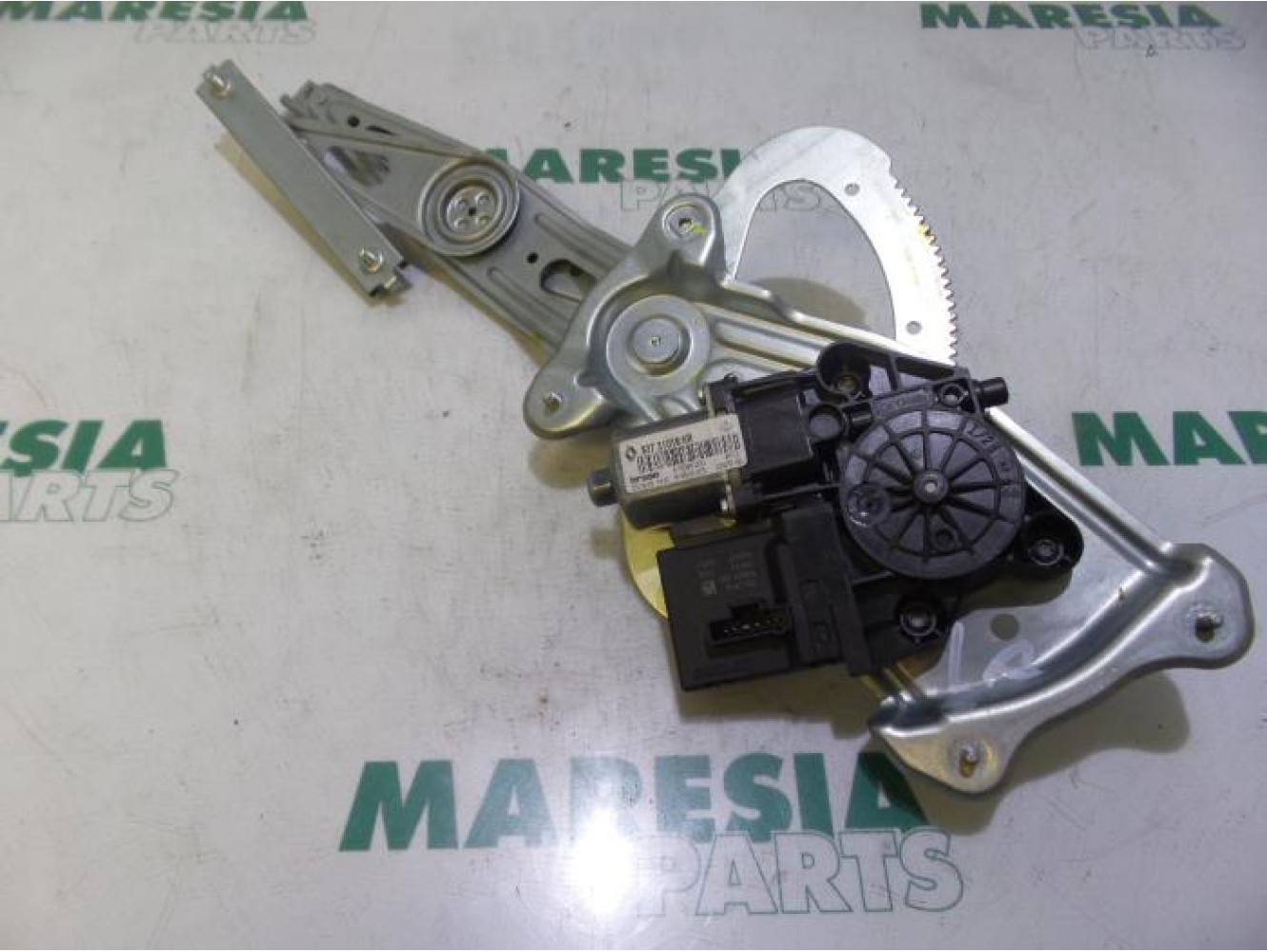 Renault - Megane Scenic - Rear door window mechanism 4-door, left