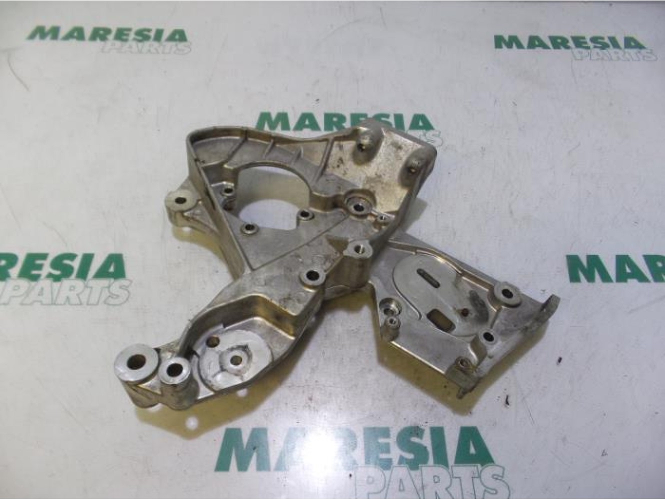 Alfa Romeo - GT - Engine mount