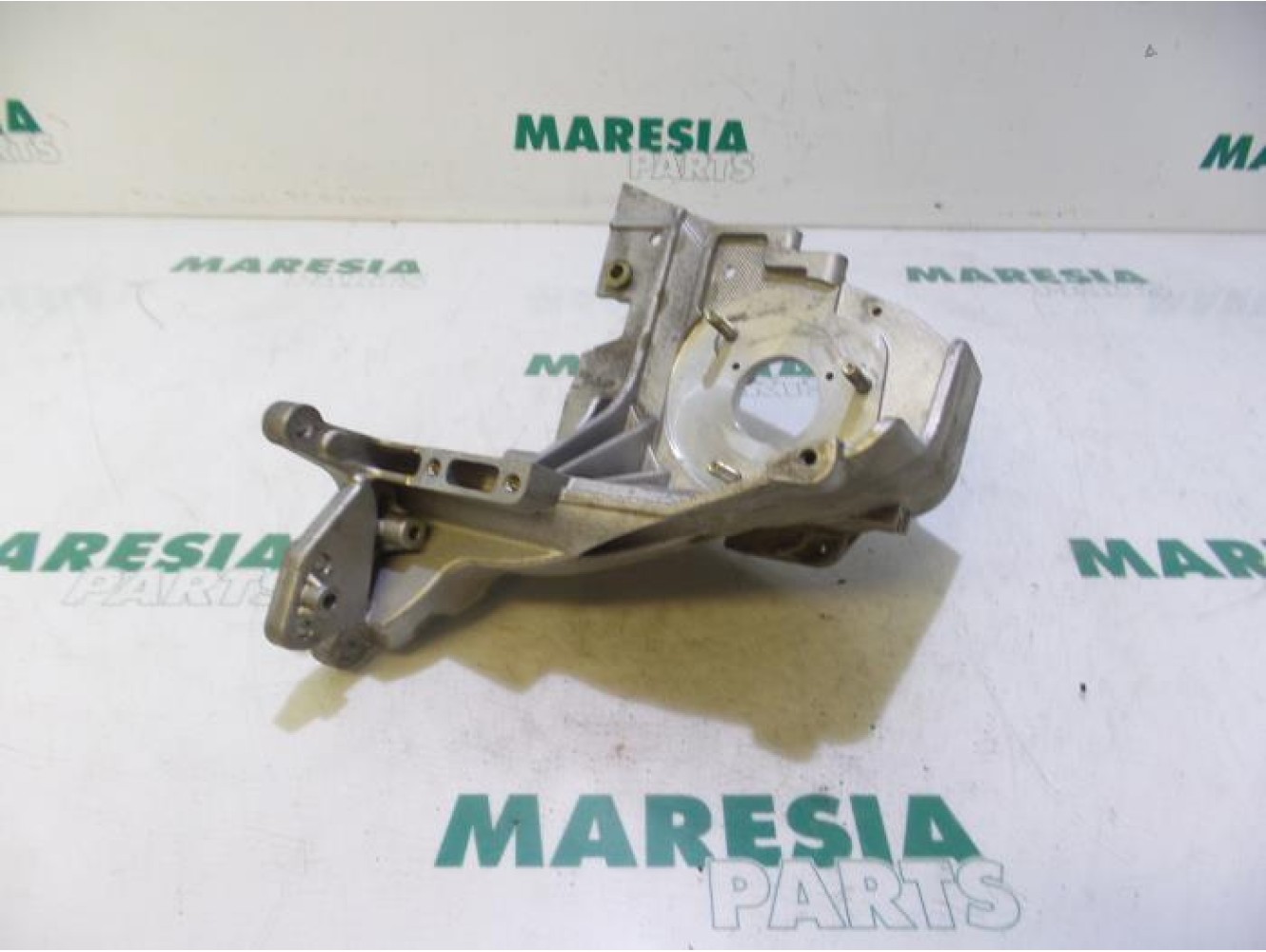 Alfa Romeo - GT - Engine mount