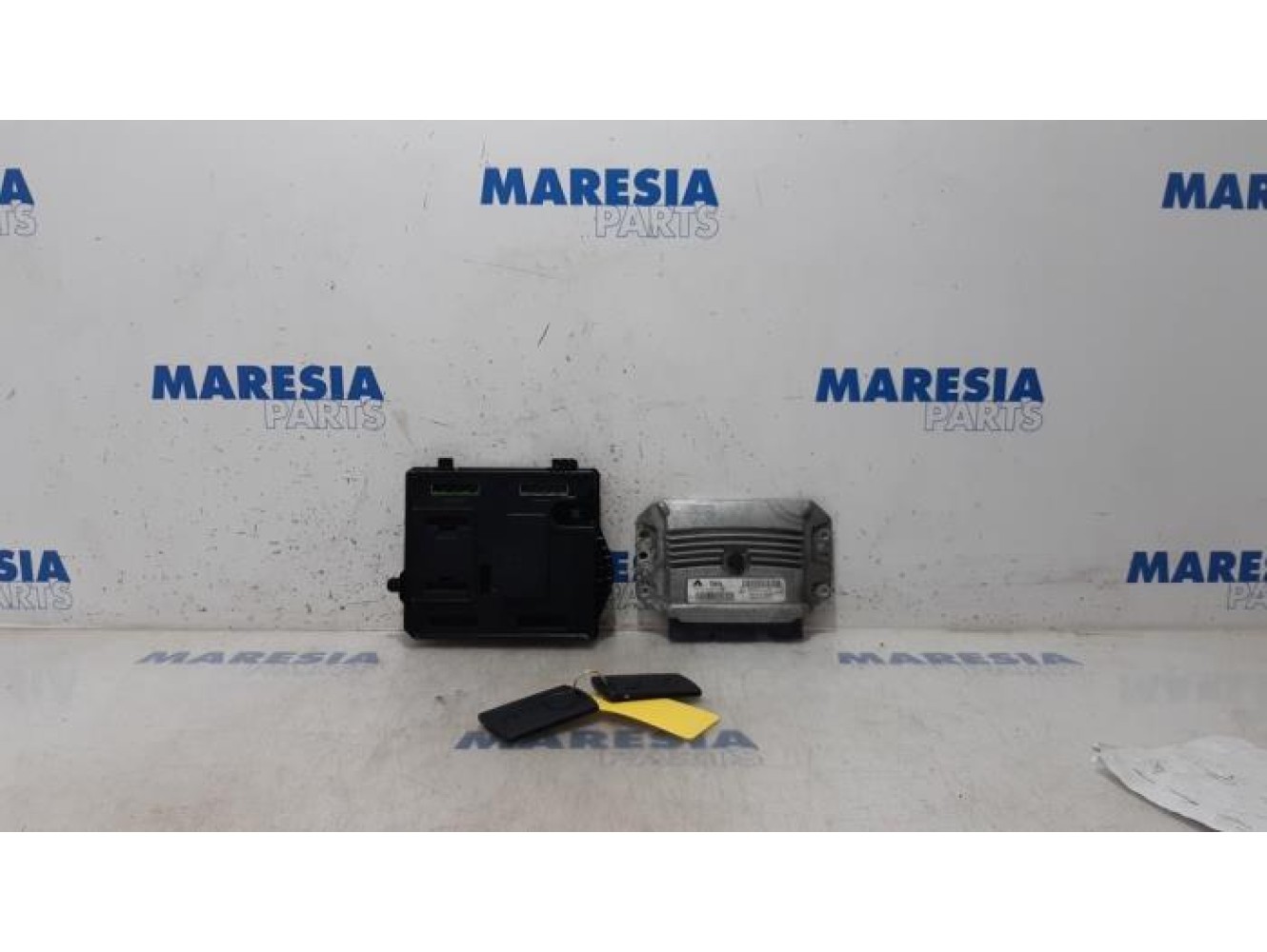 Renault - Megane Scenic - Engine management computer