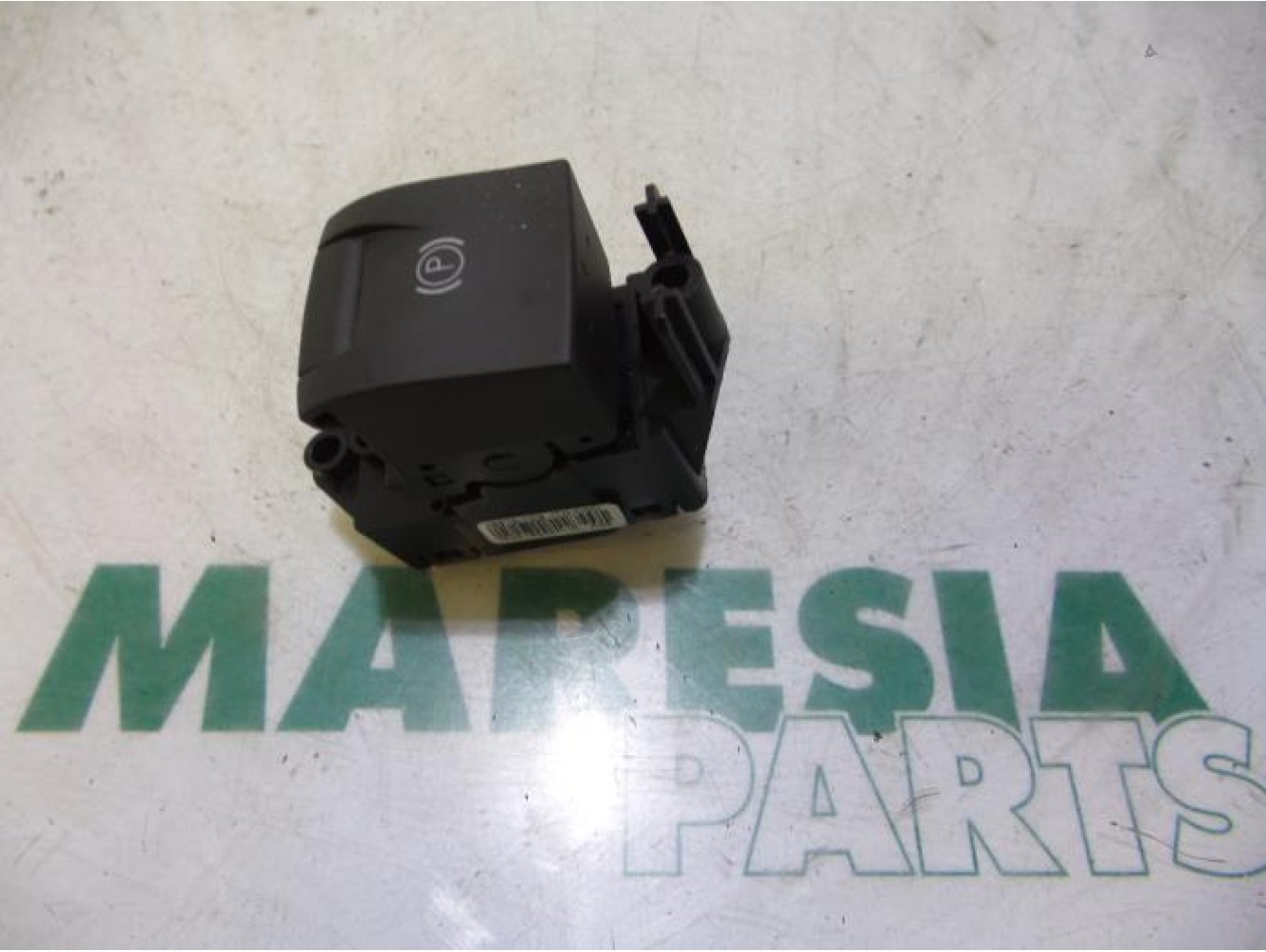 Renault - Megane Scenic - Parking brake switch