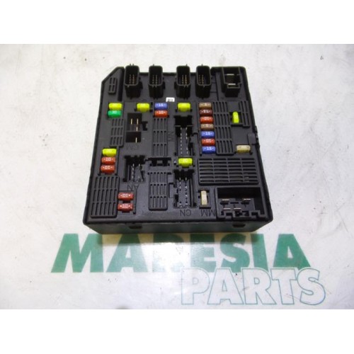Renault - Megane Scenic - Fuse box