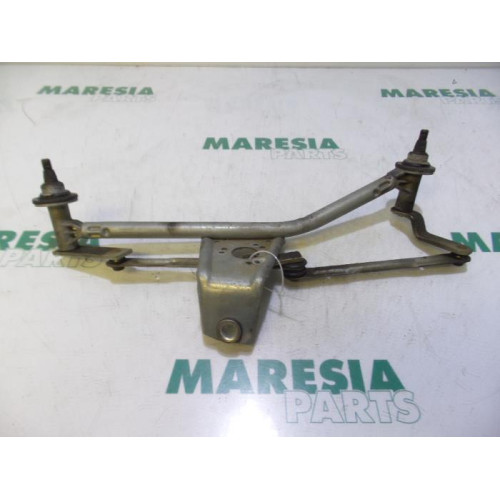 Peugeot - 206 - Wiper mechanism