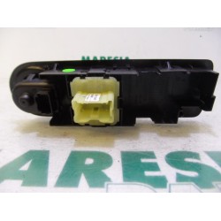 Renault - Clio - Multi-functional window switch