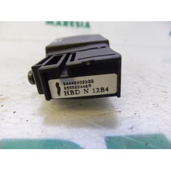 Renault - Clio - Steering wheel mounted radio control