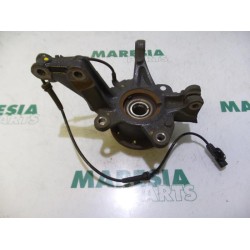 Renault - Clio - Knuckle, front right