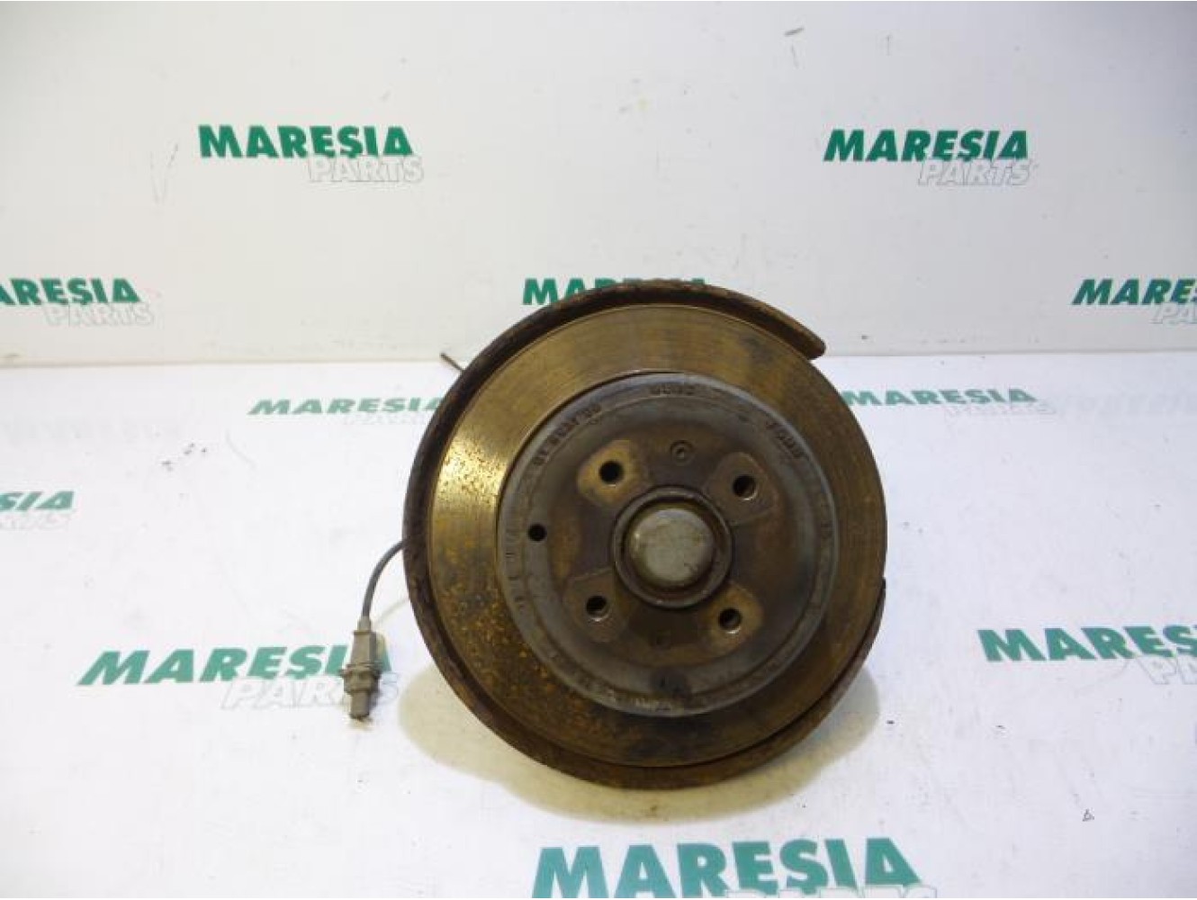 Peugeot - 406 - Fusee links-achter