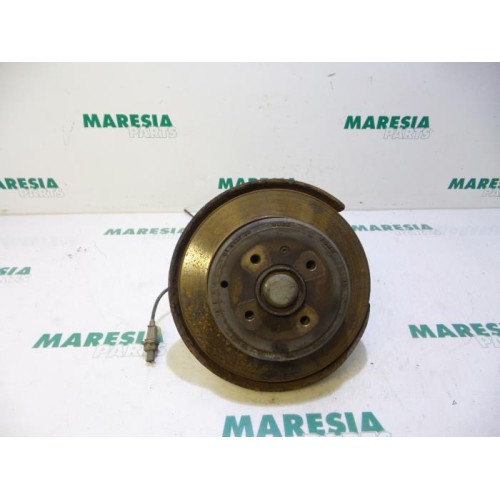 Peugeot - 406 - Fusee links-achter