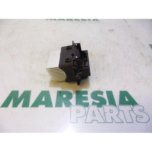 Renault - Clio - Heater resistor