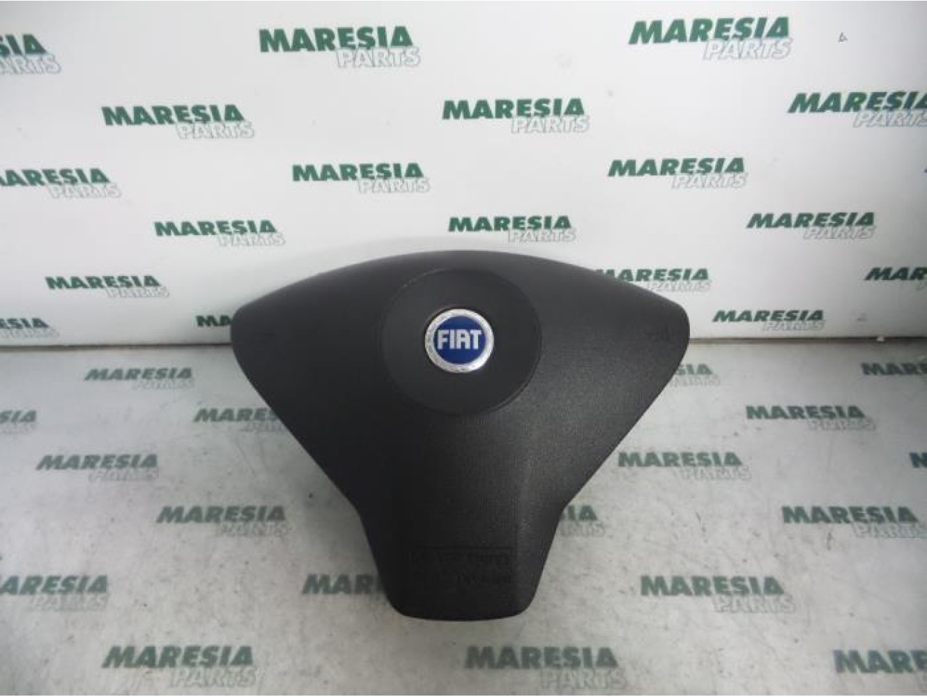 Fiat - Stilo - Left airbag (steering wheel)