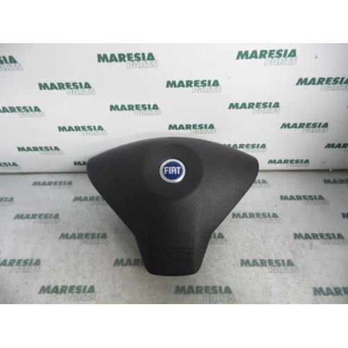 Fiat - Stilo - Left airbag (steering wheel)