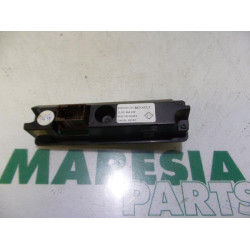 Renault - Espace - Panneau de commandes navigation