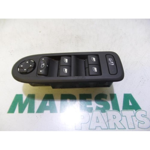 Peugeot - 508 - Multi-functional window switch