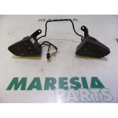 Peugeot - 508 - Steering wheel mounted radio control
