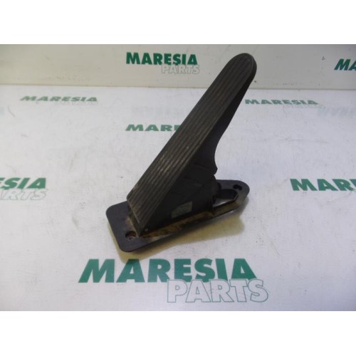 Lancia - Thesis - Throttle pedal position sensor