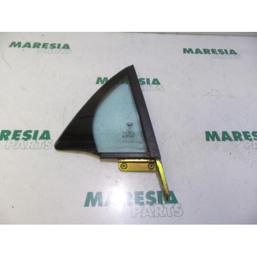 Lancia - Thesis - Rear quarter light, left right