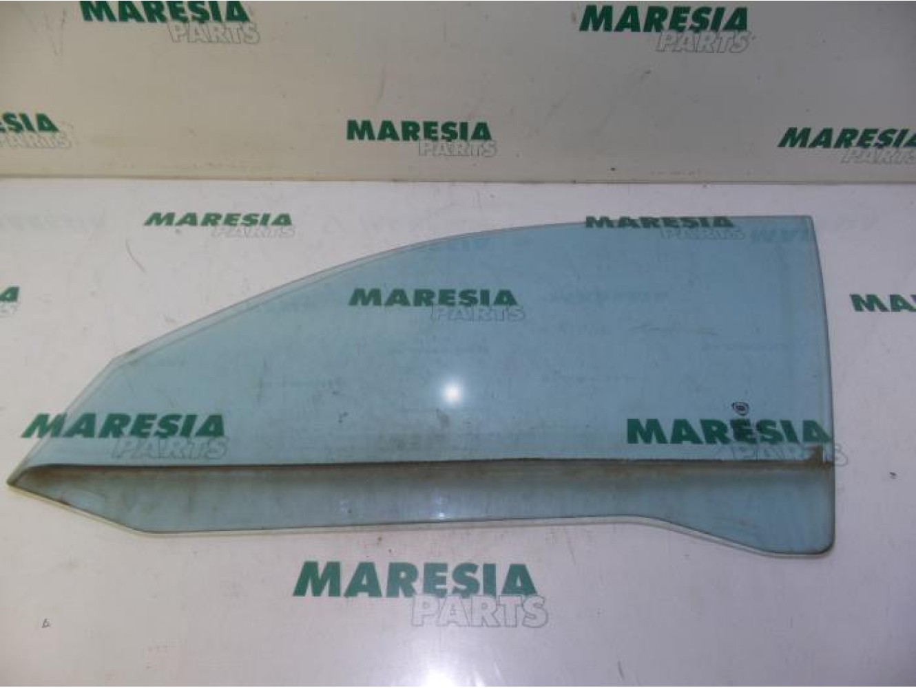 Lancia - Thesis - Door window 4-door, front left