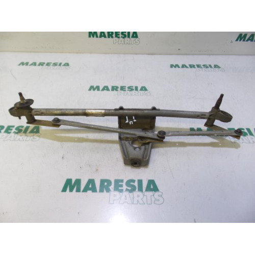 Renault - Clio - Wiper mechanism