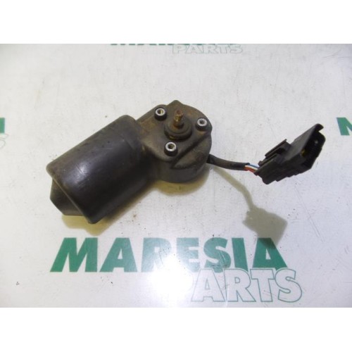 Renault - Clio - Front wiper motor