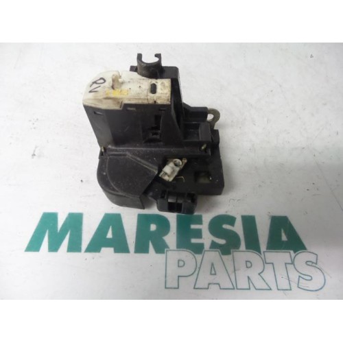 Renault - Clio - Door lock mechanism 2-door, right