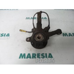 Renault - Clio - Knuckle, front right